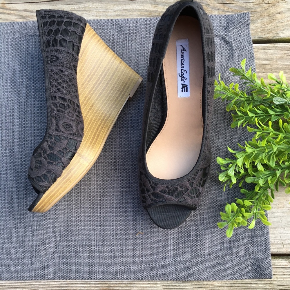 American Eagle Black Lace Peep Toe Wedges, Sz 8.5